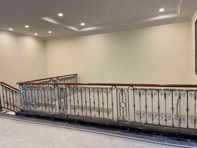 dijual rumah mewah baru di citraland