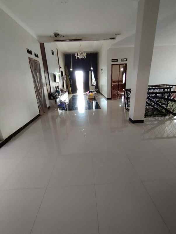 dijual rumah mewah komplek pharmindo cibeureum