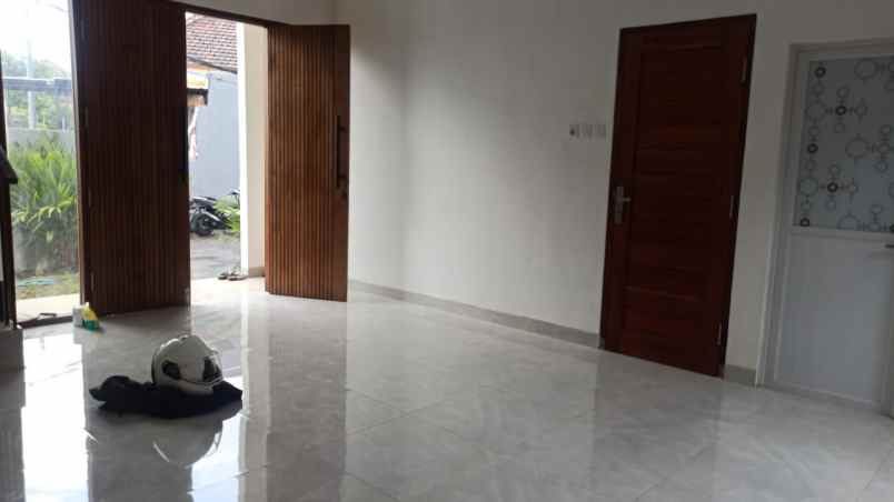 dijual rumah minimlis lantai 2 denpasar utara