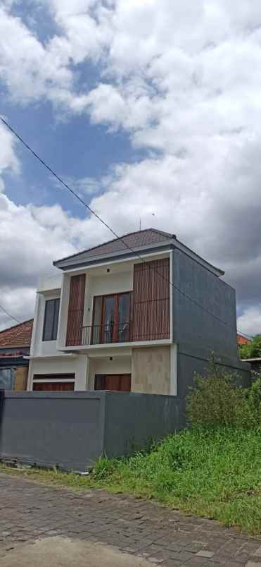 dijual rumah minimlis lantai 2 denpasar utara