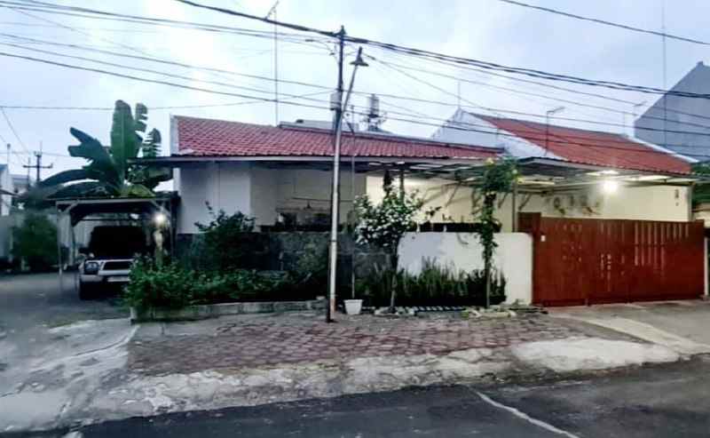 dijual rumah mulyosari timur