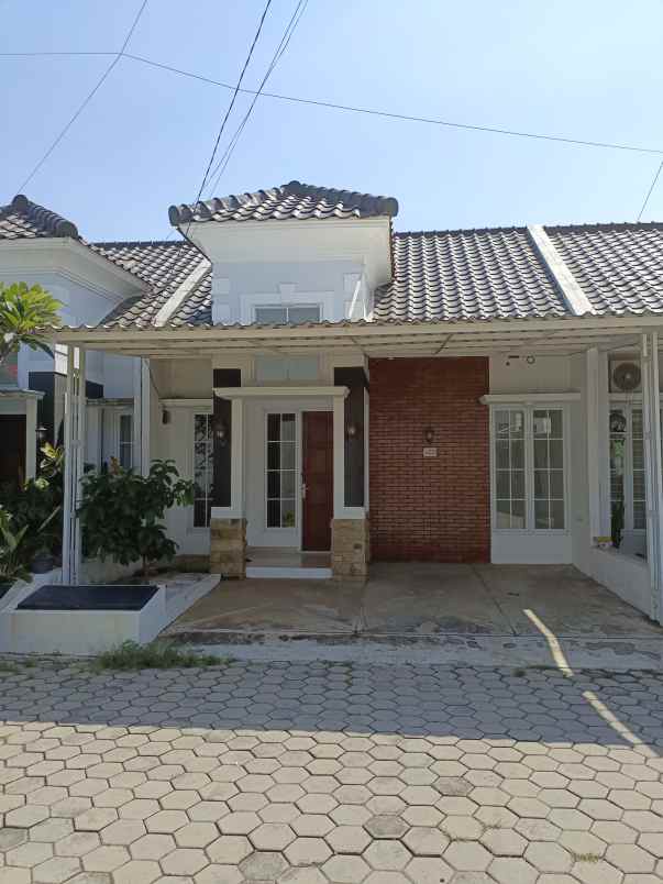 dijual rumah murah di grand depok city depok