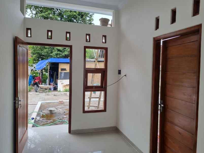 dijual rumah murah tanah luas dekat jl lpmp kalasan