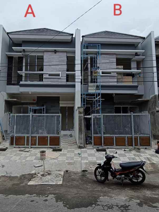 dijual rumah nginden intan