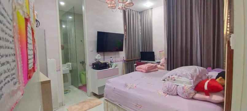 dijual rumah pakuwon city palm beach