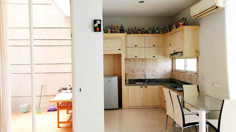 dijual rumah pakuwon indah cluster the