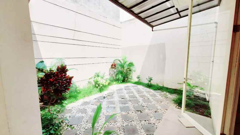 dijual rumah pakuwon indah cluster the