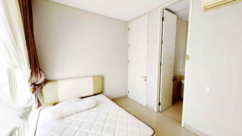 dijual rumah pakuwon indah cluster the