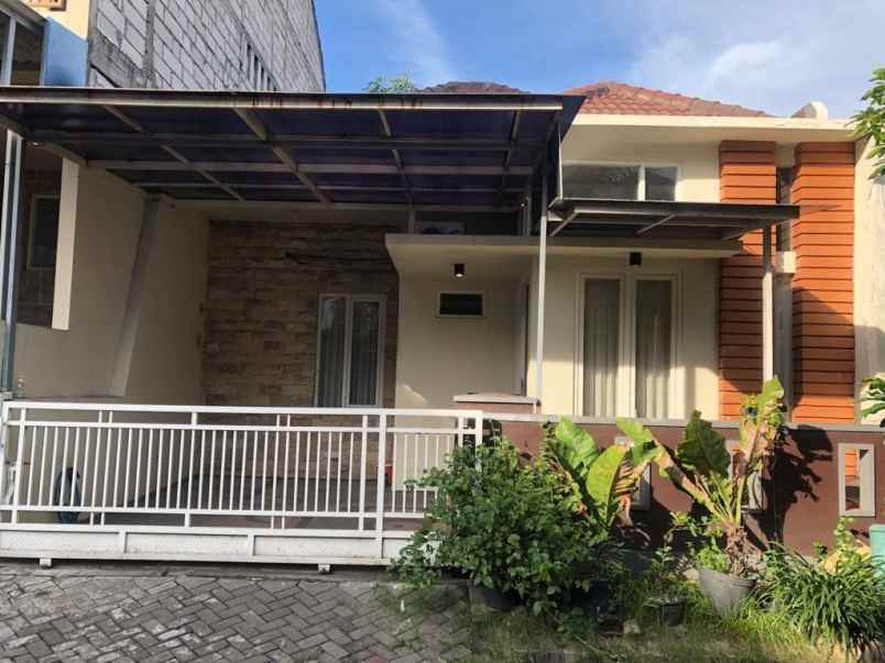 dijual rumah palm spring jambangan