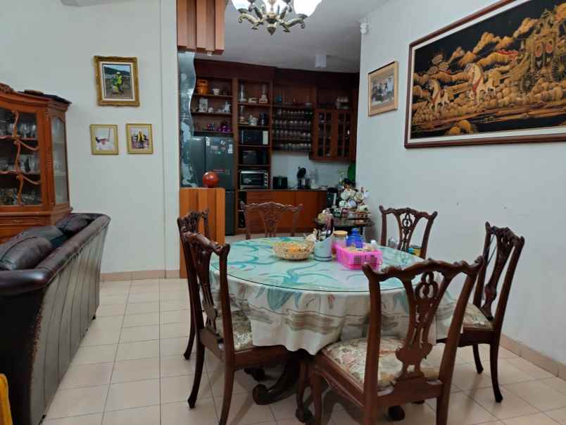 dijual rumah pancoran mas