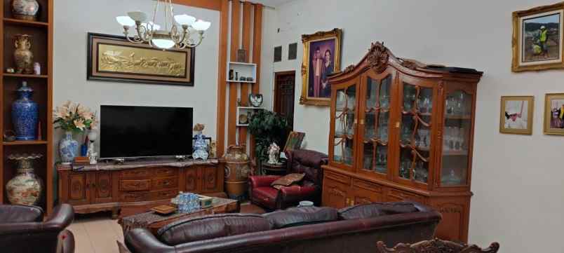 dijual rumah pancoran mas