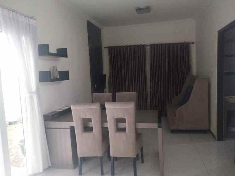 dijual rumah pandanaran hills