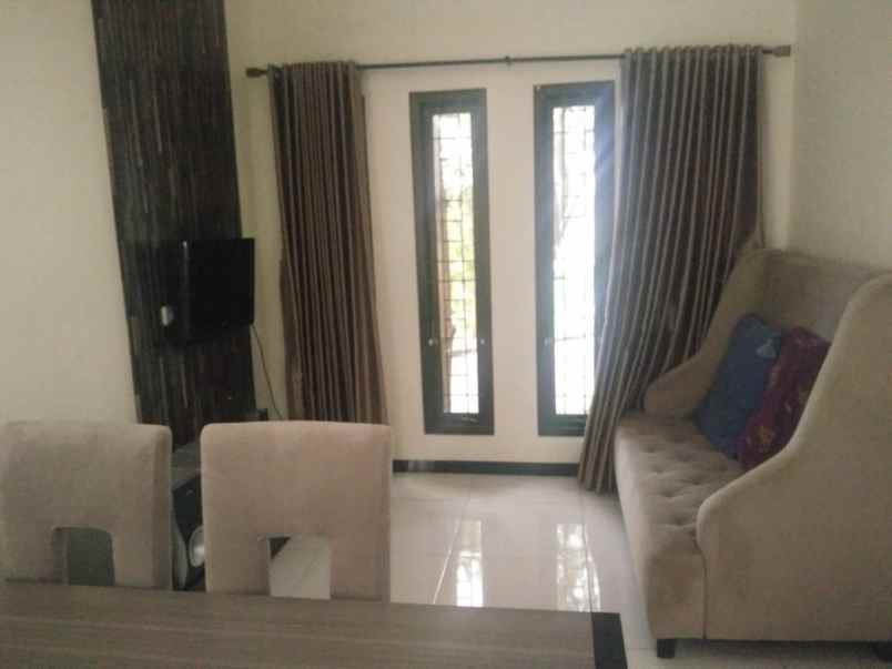 dijual rumah pandanaran hills