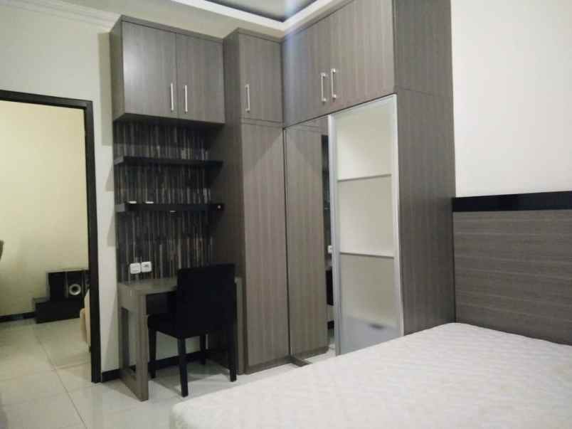 dijual rumah pandanaran hills