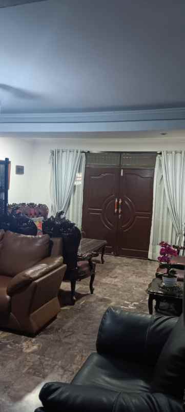 dijual rumah perumahan kayu putih