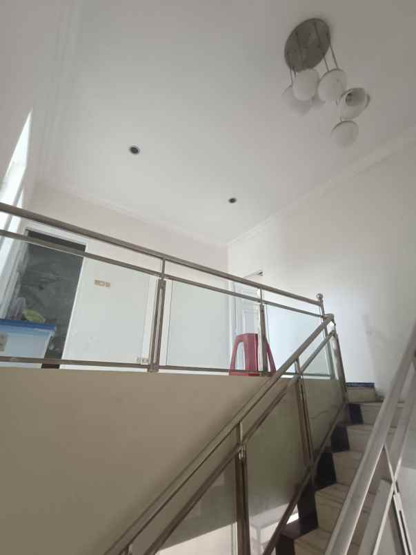 dijual rumah perumahan nirwana