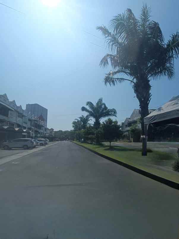 dijual rumah perumahan nirwana