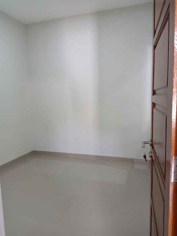 dijual rumah perumahan permata pamulang