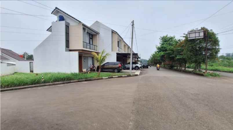 dijual rumah perumahan sawangan village