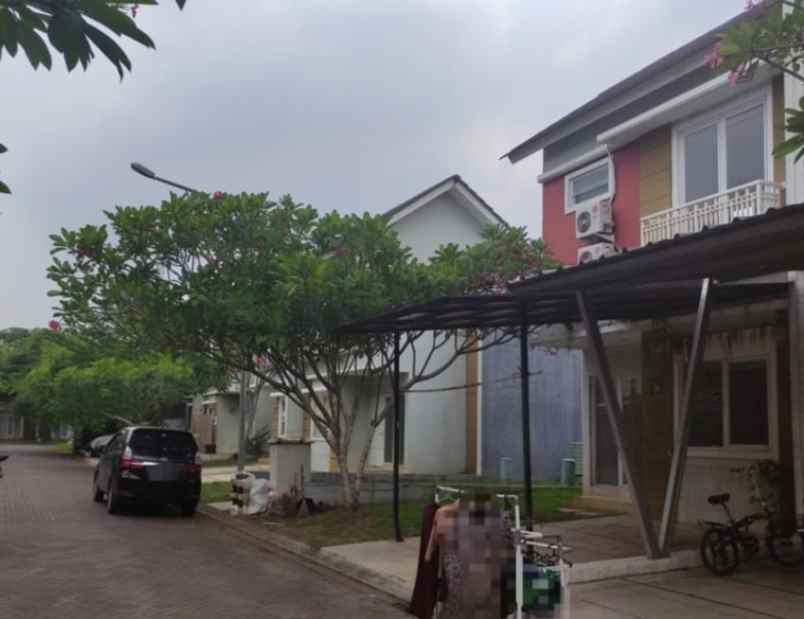 dijual rumah perumahan serpong lagoon