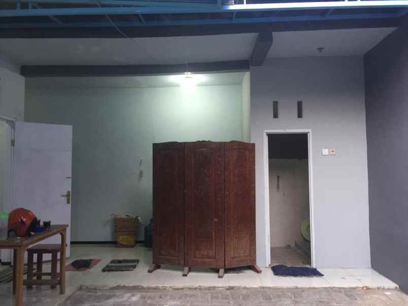 dijual rumah perumahan taman kusuma