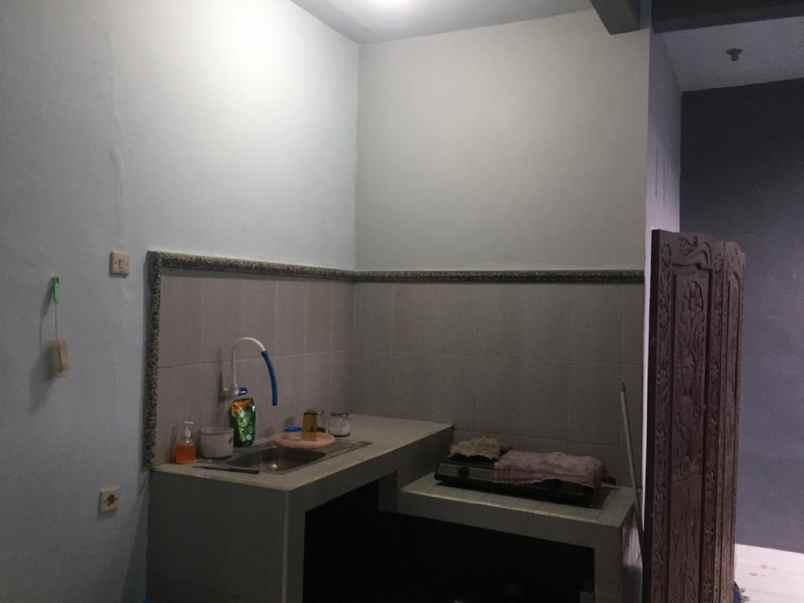 dijual rumah perumahan taman kusuma