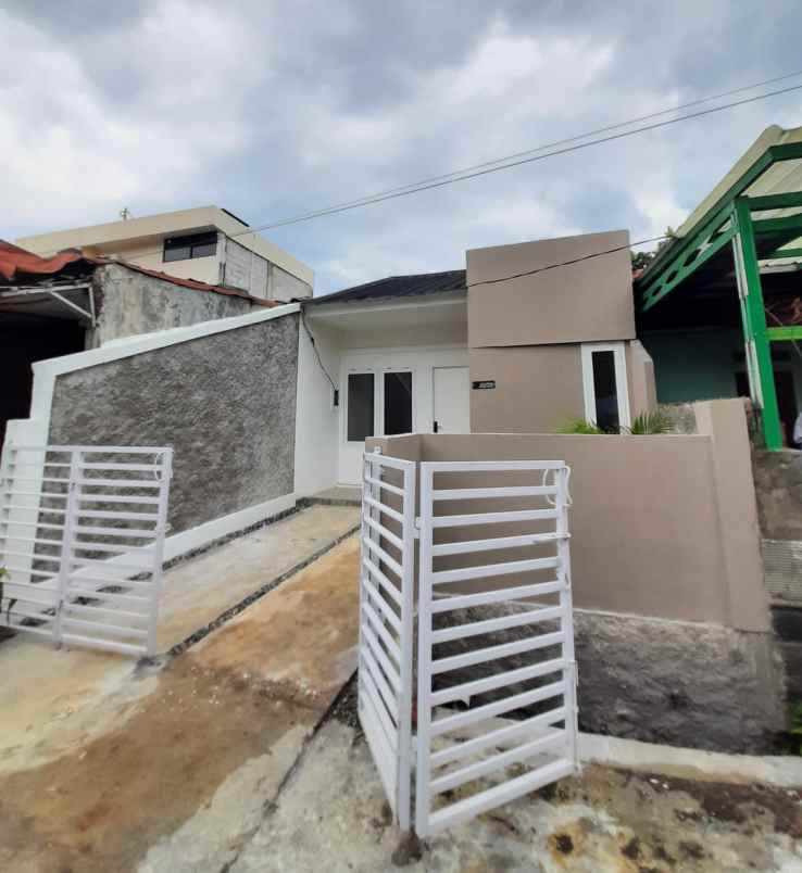 dijual rumah perumahan villa mutiara