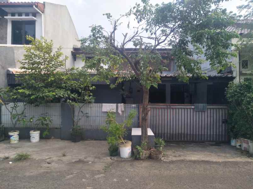 dijual rumah perumnas depok 1