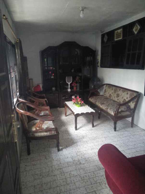 dijual rumah perumnas depok 1