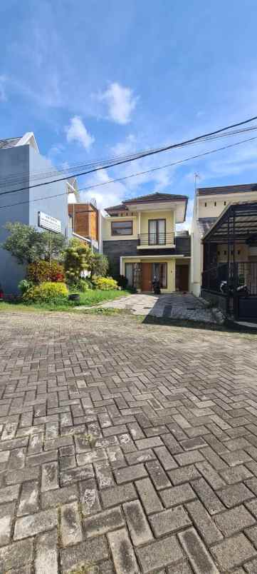 dijual rumah pesanggrahan batu