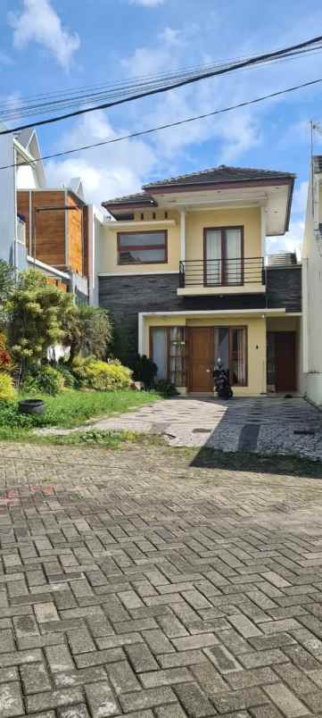 dijual rumah pesanggrahan batu