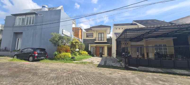 dijual rumah pesanggrahan batu