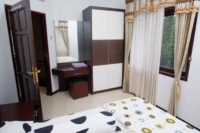 dijual rumah pesanggrahan kusuma