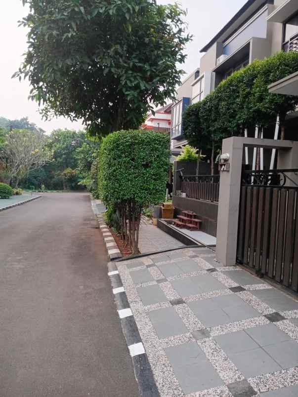 dijual rumah pesona kayangan depok jawa barat