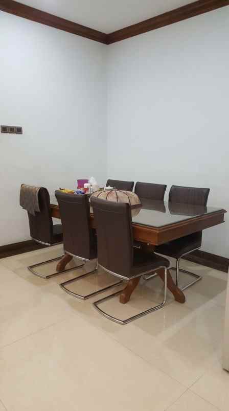 dijual rumah pesona khayangan margonda