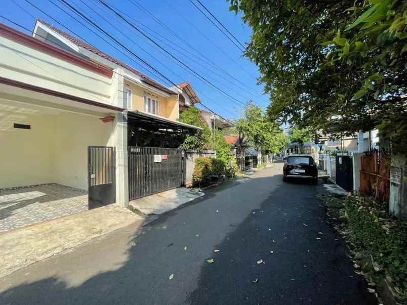 dijual rumah pondok bambu permai