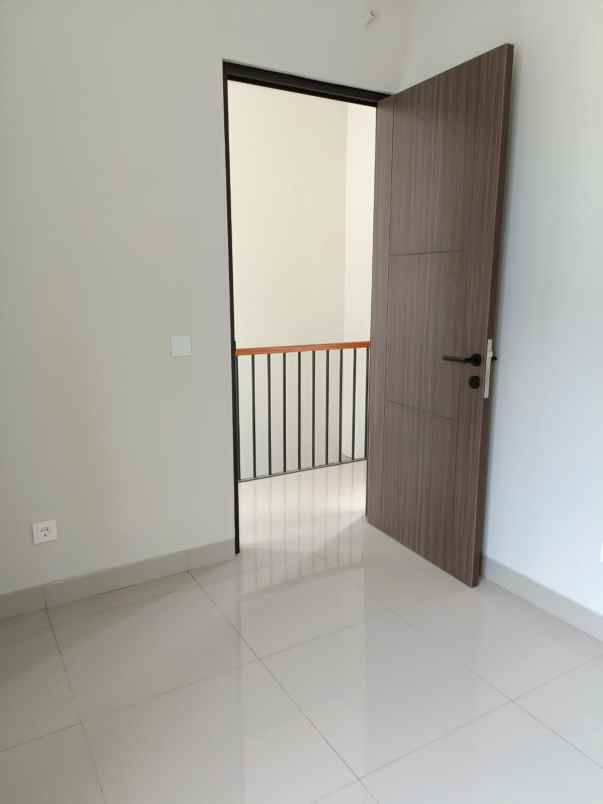 dijual rumah premier estate 3
