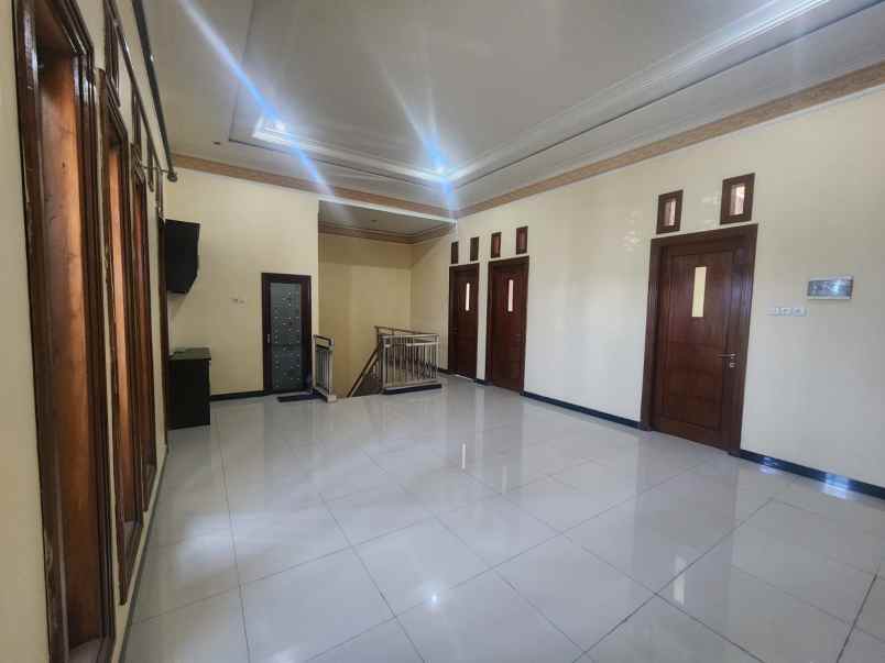 dijual rumah puri surya jaya