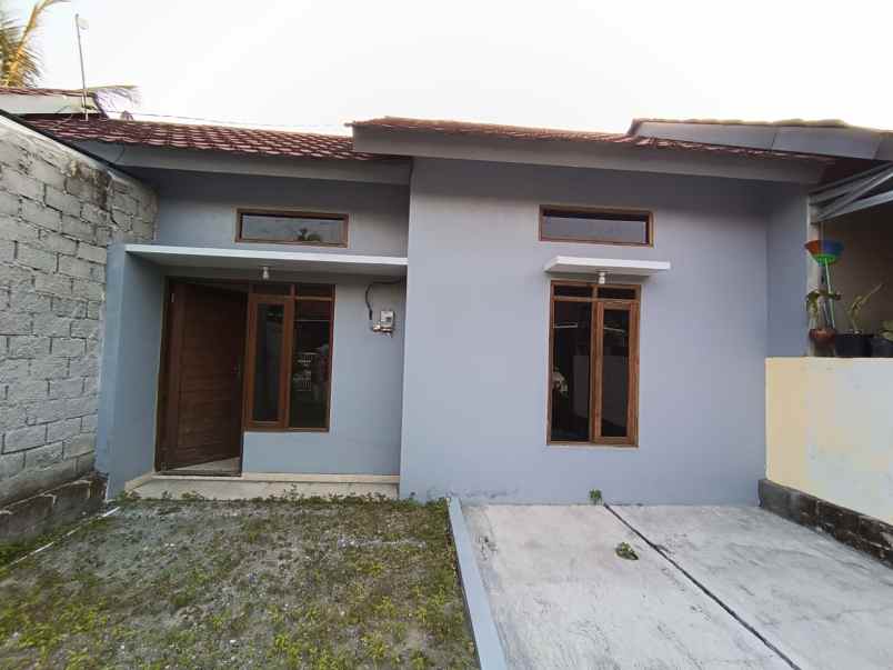 dijual rumah randusari kec prambanan