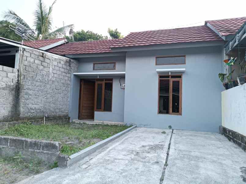 dijual rumah randusari kec prambanan