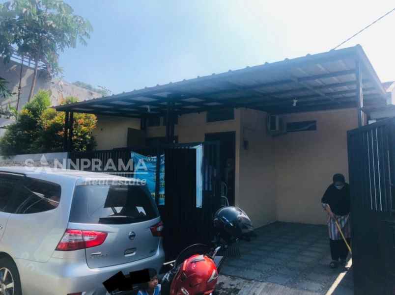 dijual rumah ratujaya