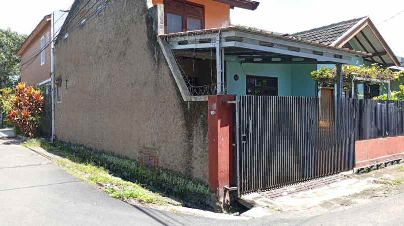 dijual rumah riung bandung cipamokolan
