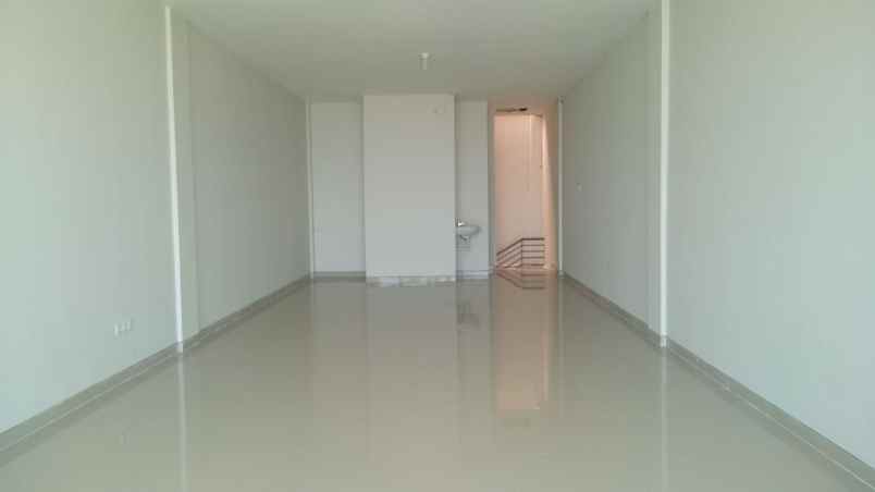 dijual rumah royal crown