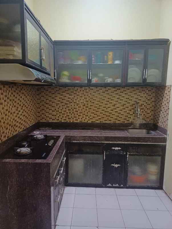 dijual rumah royal residence