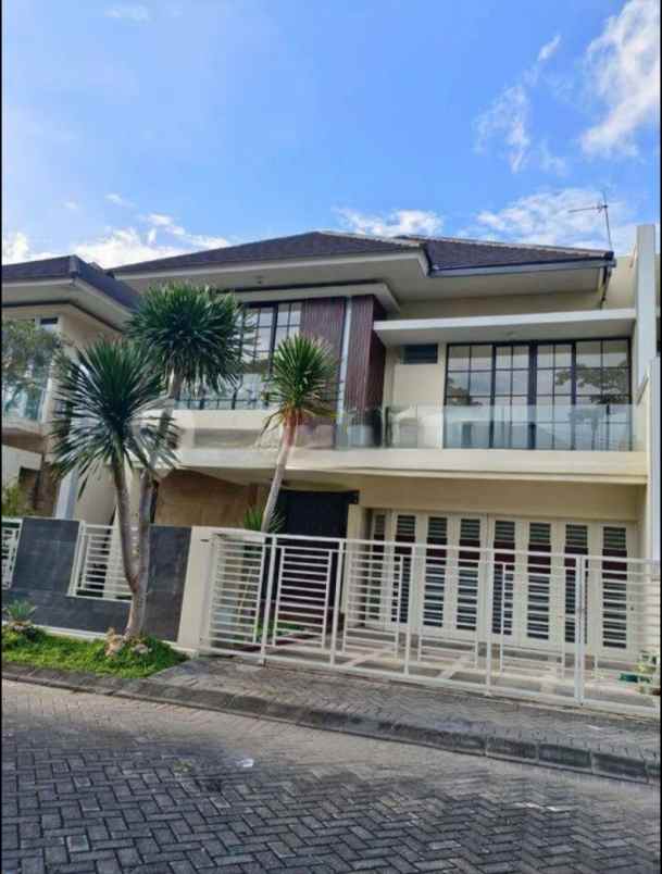 dijual rumah royal residence