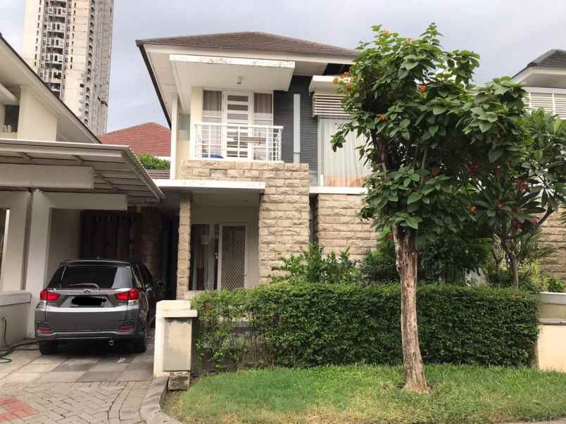 dijual rumah royal residence buckingham