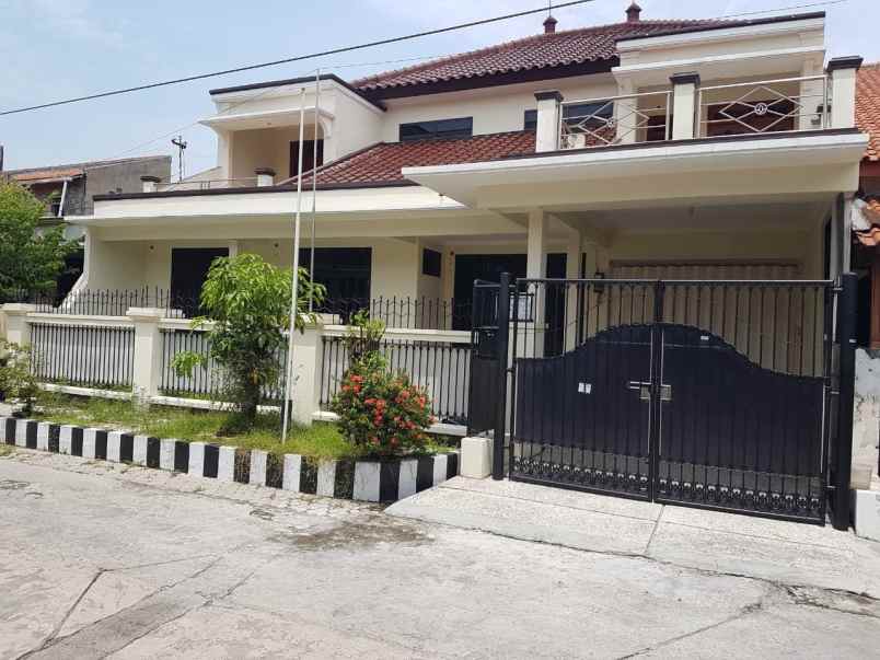 dijual rumah rungkut