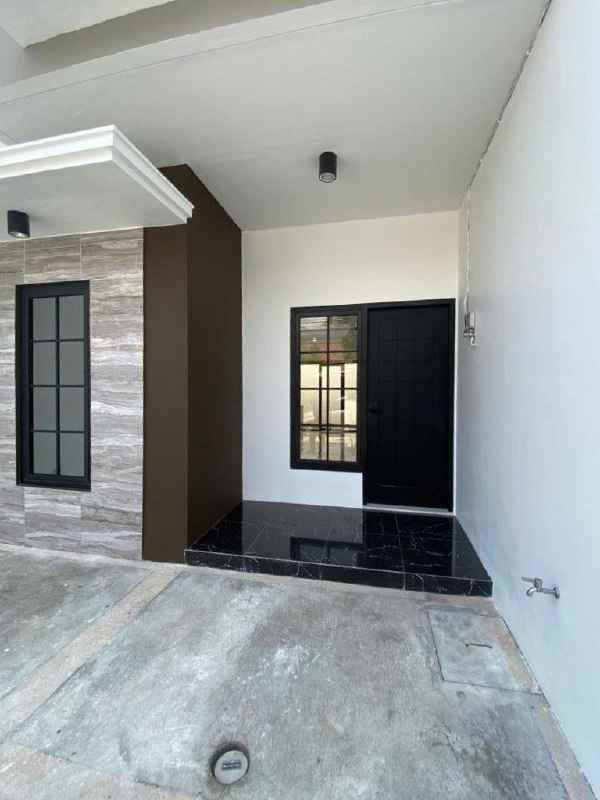 dijual rumah rungkut asri