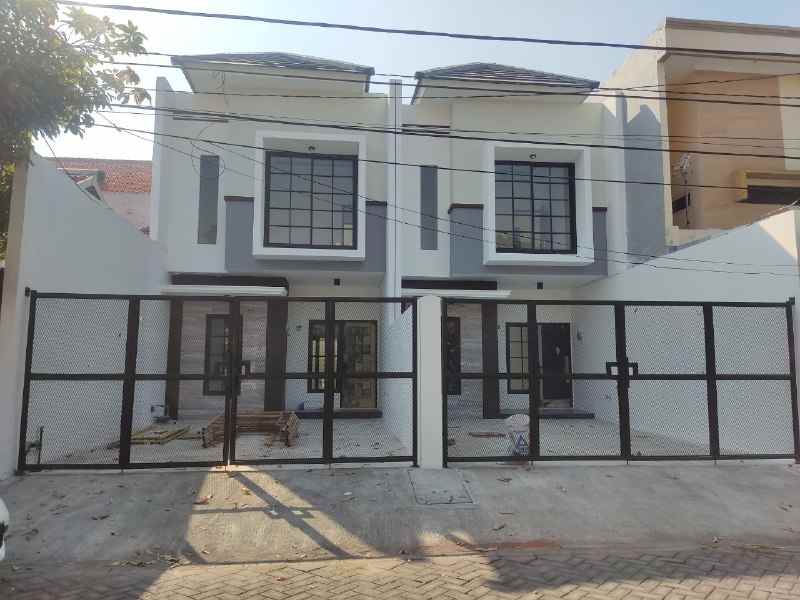 dijual rumah rungkut asri