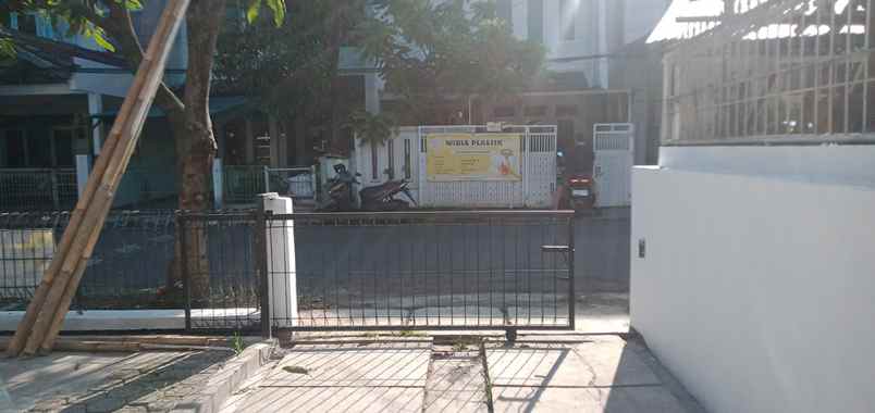 dijual rumah sanggar hurip